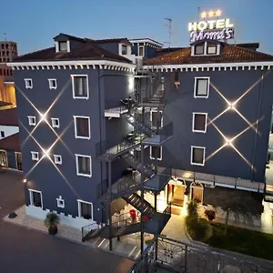 Hotel Momi's